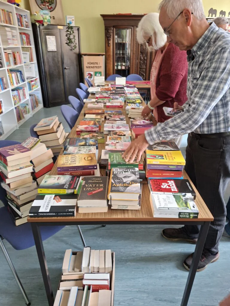 Großer Andrang und kistenweise Bücher: Die Leseratte - Bücherbörse in Förste ist erfolgreich gestartet! 20260617 144507