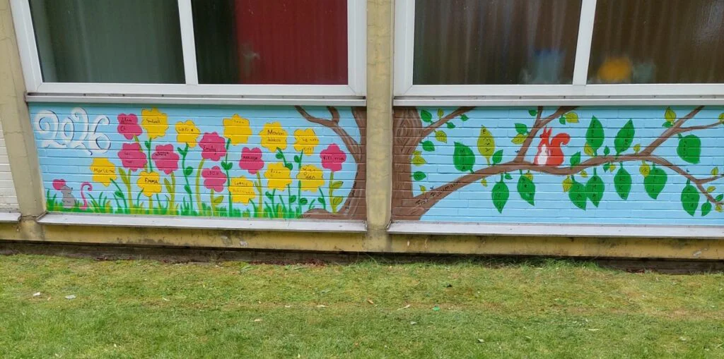 Ein bunter, bleibender Abschied: Abschlussklassen gestalten kreatives Graffiti-Kunstwerk whatsapp image 2026 06 16 at 18.06.56
